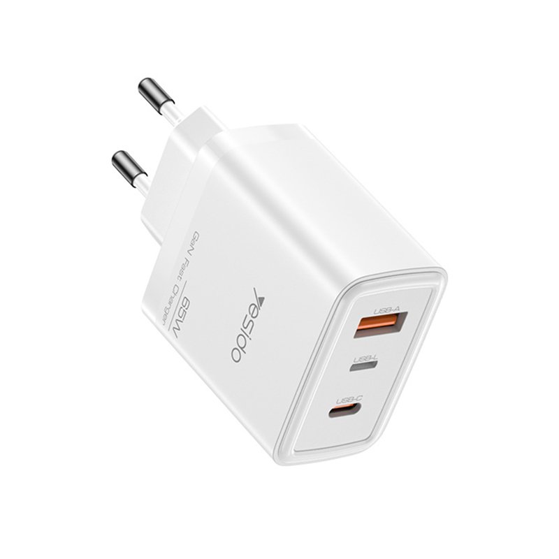YC70 3 منافذ A+C+L 65W شحن سريع European Specification GaN شاحن مع C To L كابل