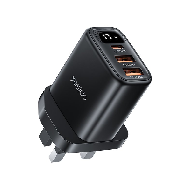 YC86 Three شحن Ports 17W MAX شحن Smart Digital Display UK Digital Fast شاحن
